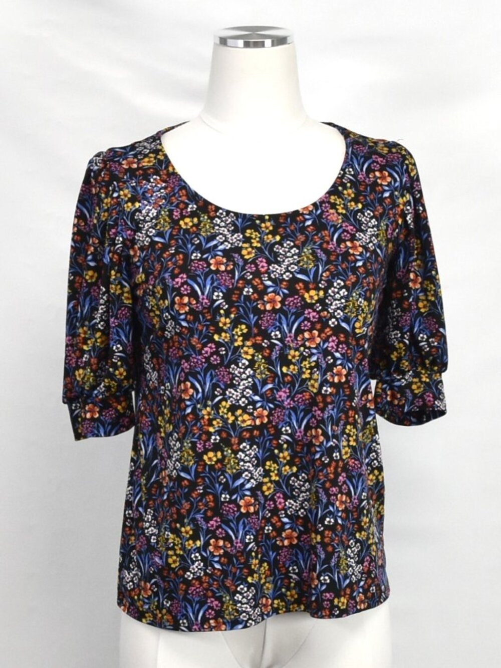 CeCe short sleeve blouse Size small